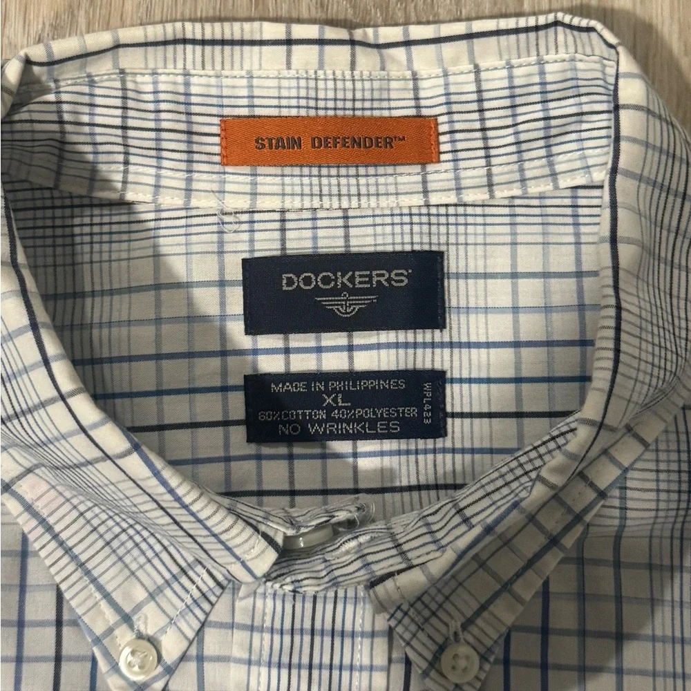 Dockers, vintage blue and white short sleeve button up. - Picture 3 of 4